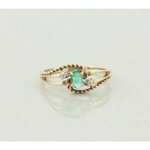 10k Yellow Gold Natural Green Emerald and Diamond Ring Size 7 1/4